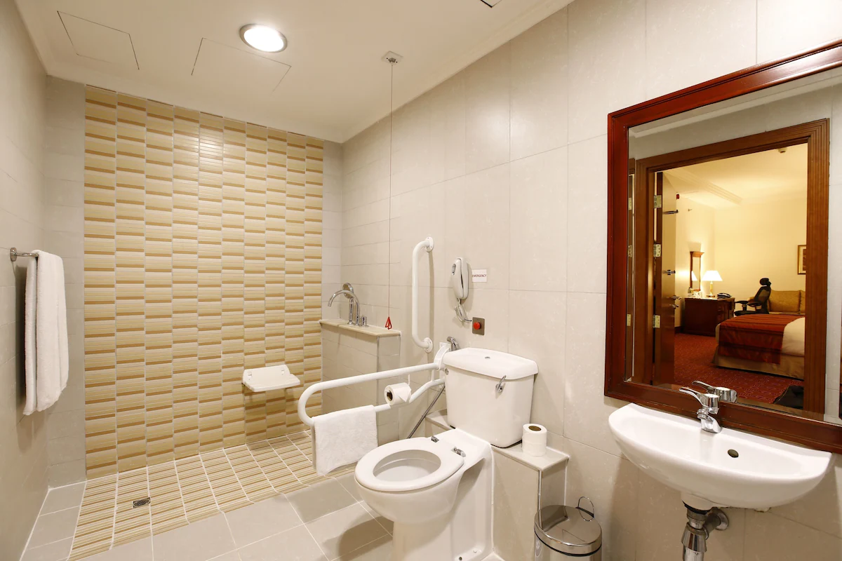 حمام و سرویس بهداشتی هتل هالیدی این بر دبی